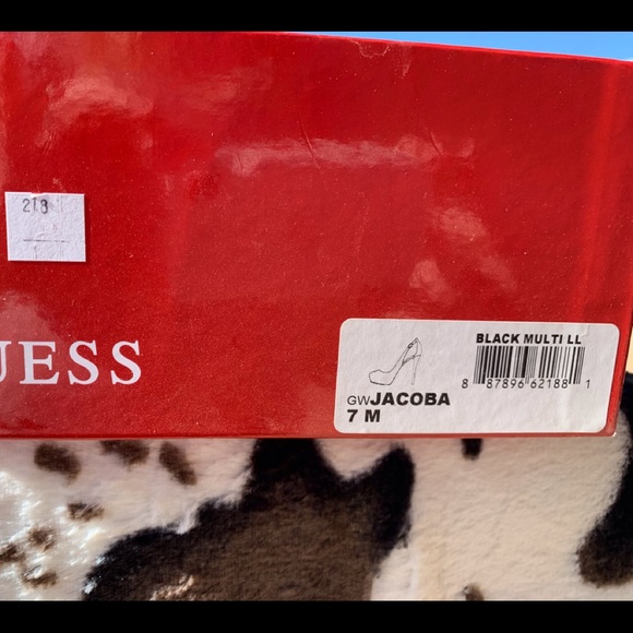Guess Heels - Picture 5 of 6